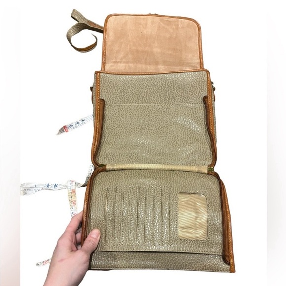 Vintage Style Surry Two Tone Faux Leather Flap Shoulder Cross Body Bag - Picture 7 of 8